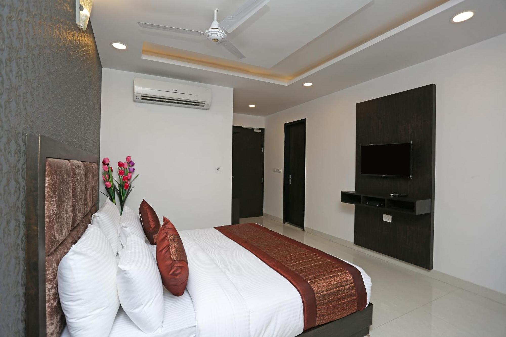 O M Hotel 4*